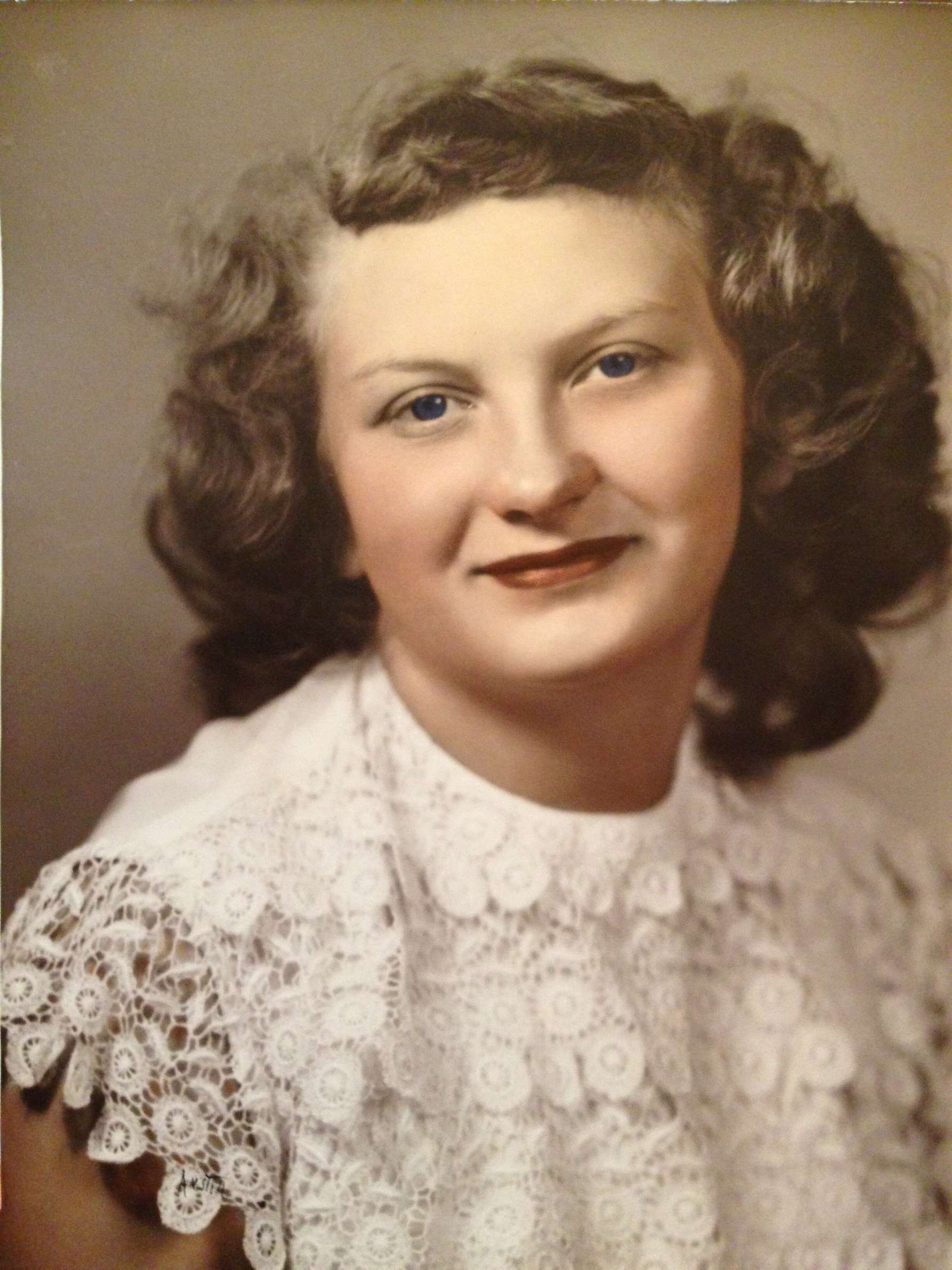 Photograph of Ruth Elaine Higley Crandall